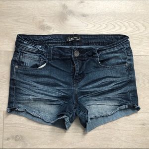 l.e.i. Juniors dark wash denim shorts